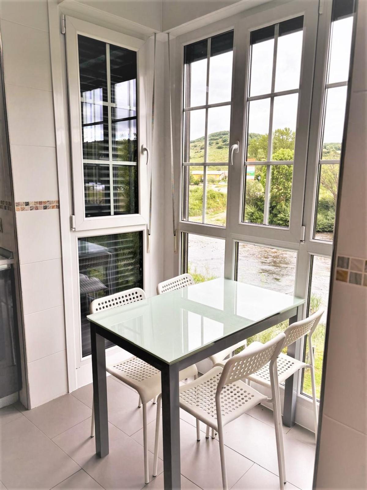 Apartamentos Del Pisuerga Cervera De Pisuerga Exteriör bild